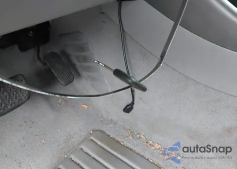 2002 Toyota Camry Le z USA, uszkodzony, nr VIN 4T1BE32K12U536831